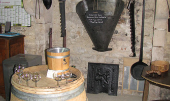 Domaine-Anne-Bavard-Brooks-caveau copyright: